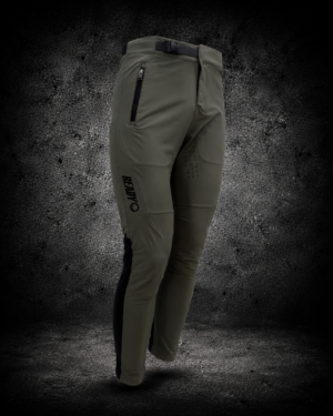 e52f1ca0-aebb-4539-ac3e-39cf23f014ef Pantalon Ready green