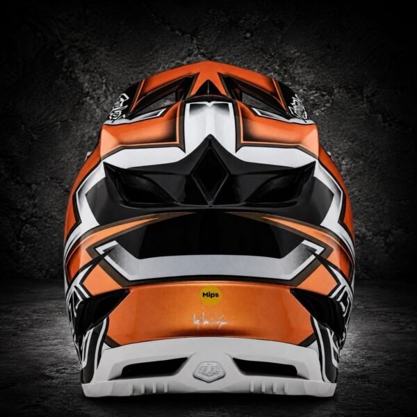 img_239e9e35-9547-4f00-9988-80f16f79659c Casco troylee desings D4 en carbono mips Talla M